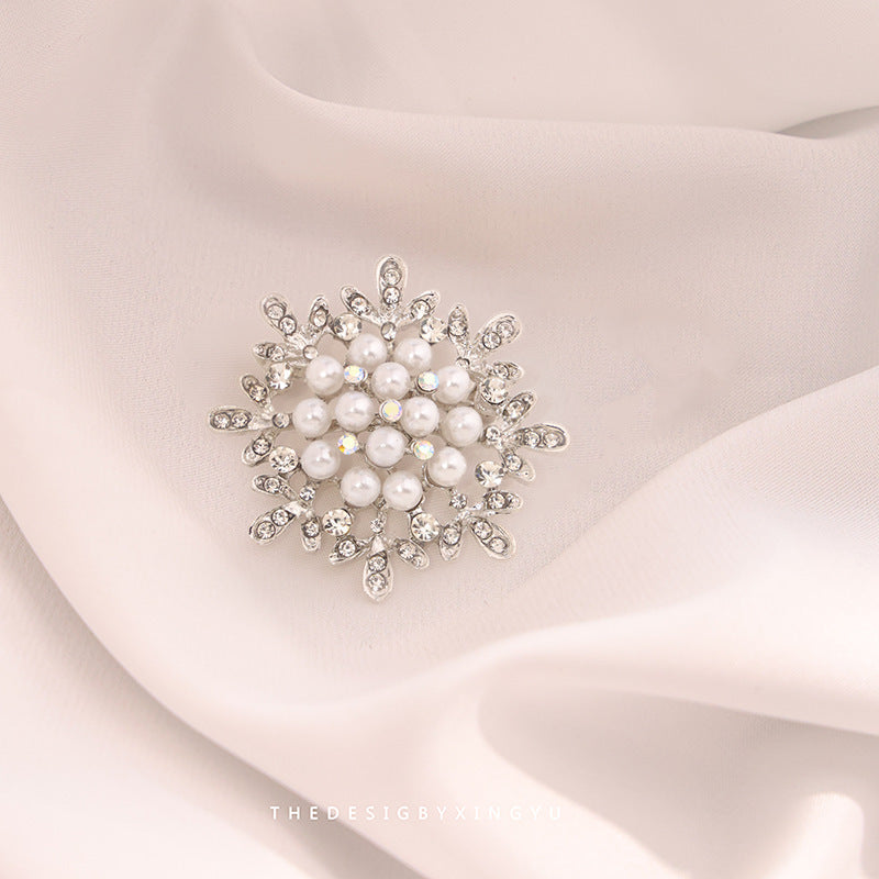 BroochNest