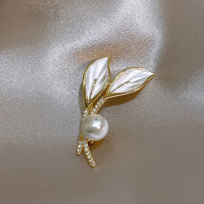 BroochNest