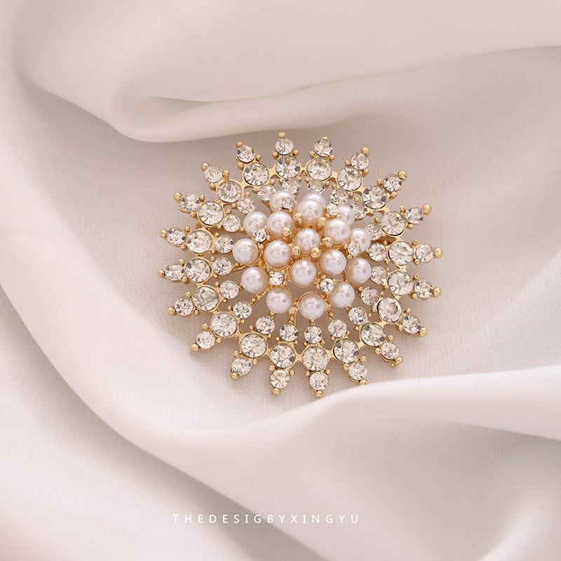 BroochNest