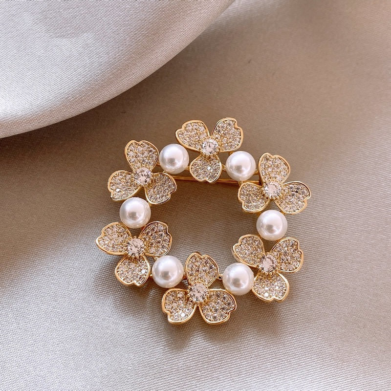BroochNest