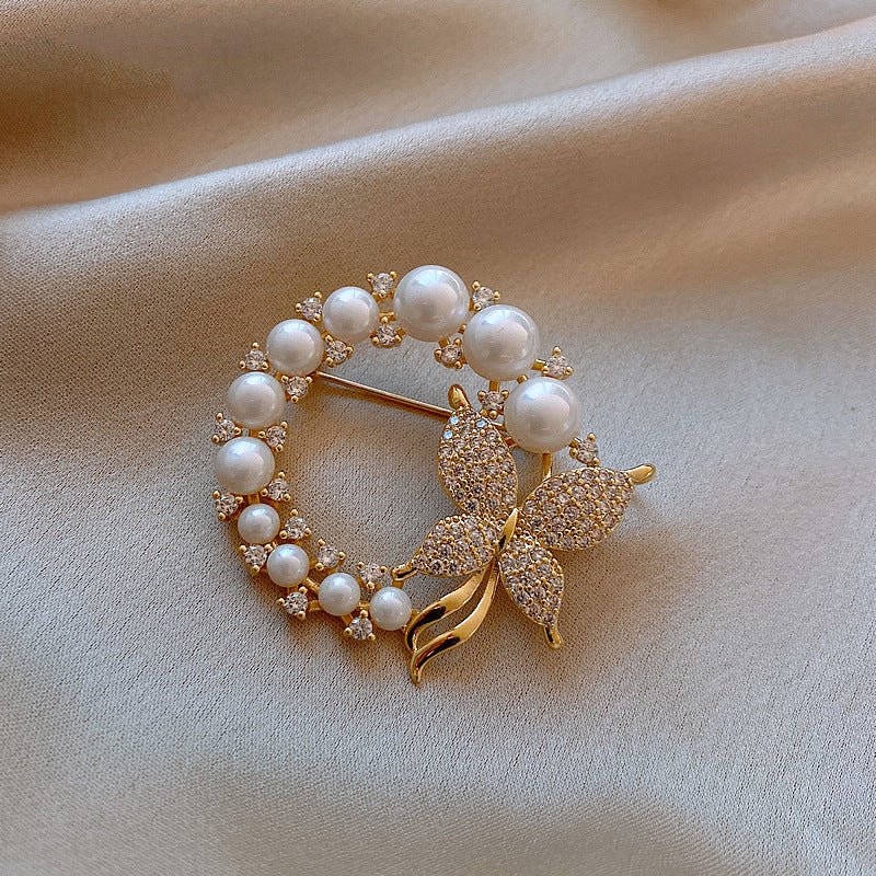 BroochNest
