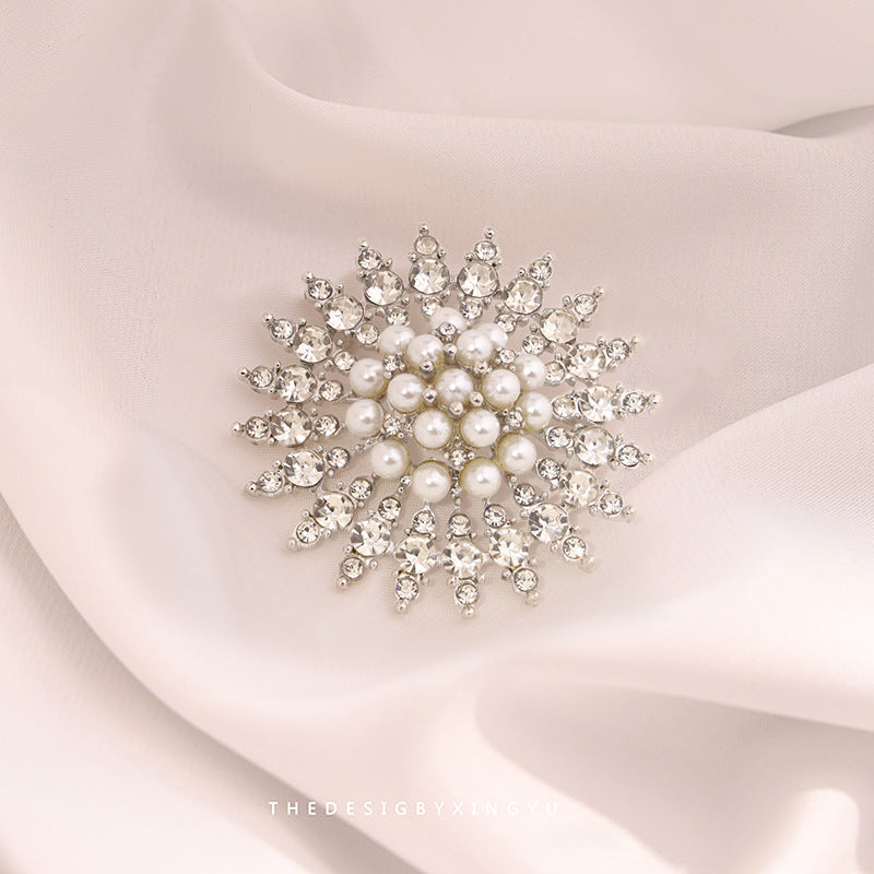BroochNest