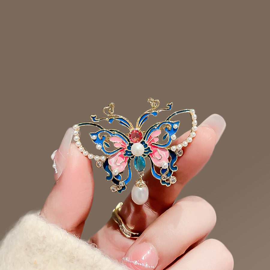 BroochNest