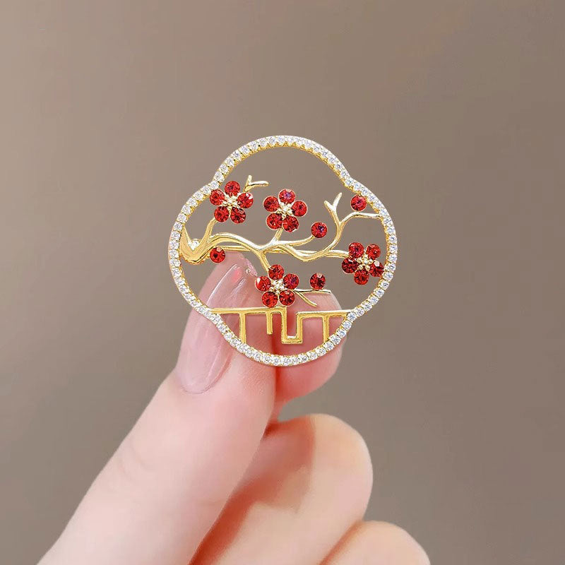 BroochNest
