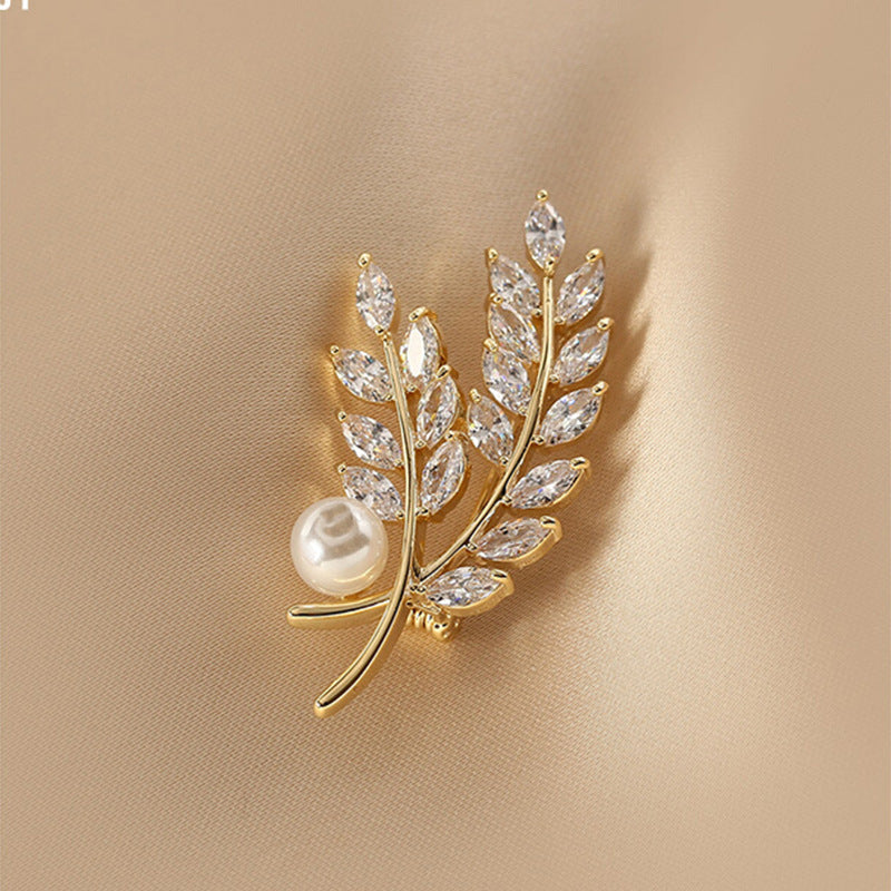 BroochNest
